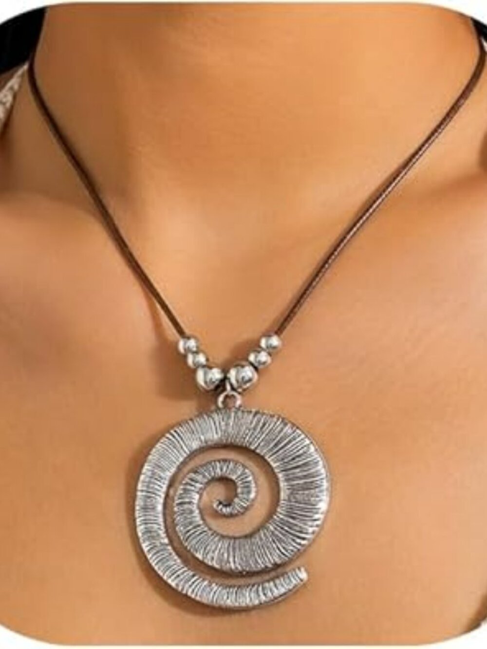 NEW Shell Necklace Conch Shell Large Beach Charm Seashell Ocean Vacation